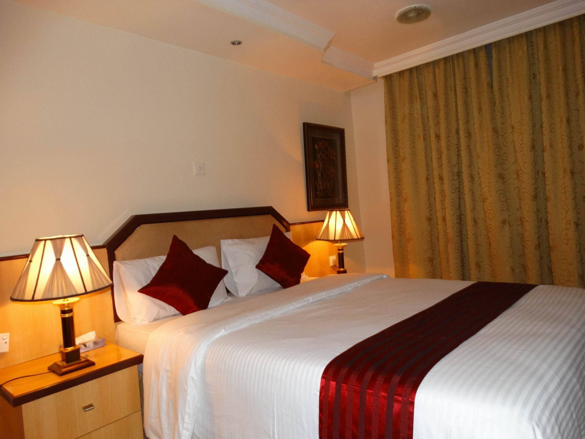 Mayfair Hotel Dar es Salaam Esterno foto